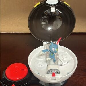 Pokemon clip N go- Sneasel- open box